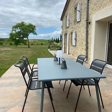 度假居 De Charme Avec Jacuzzi Mauriac (Aquitaine)